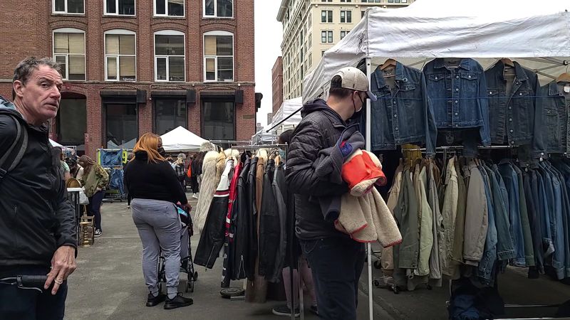 Vintage Clothing and Thrift Fashion Finds