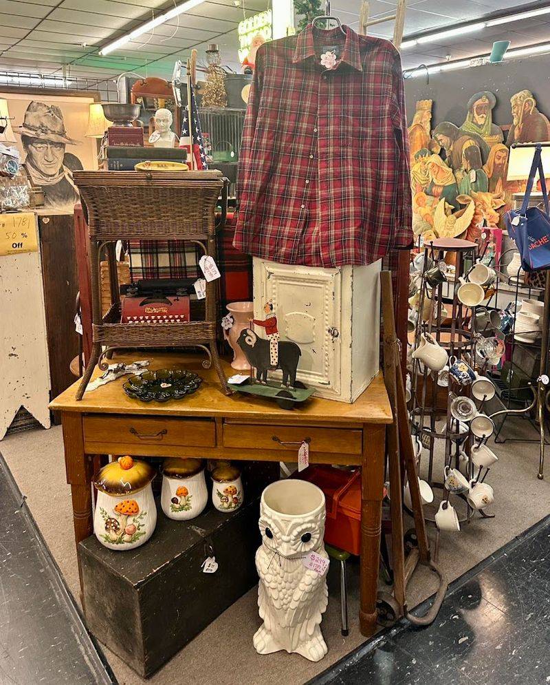 Vintage Clothing and the Golden Thread Vintage Booth Vintage Clothing and the Golden Thread Vintage Booth