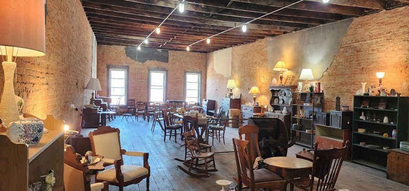 Vintage Furniture Pieces Worth Every Look