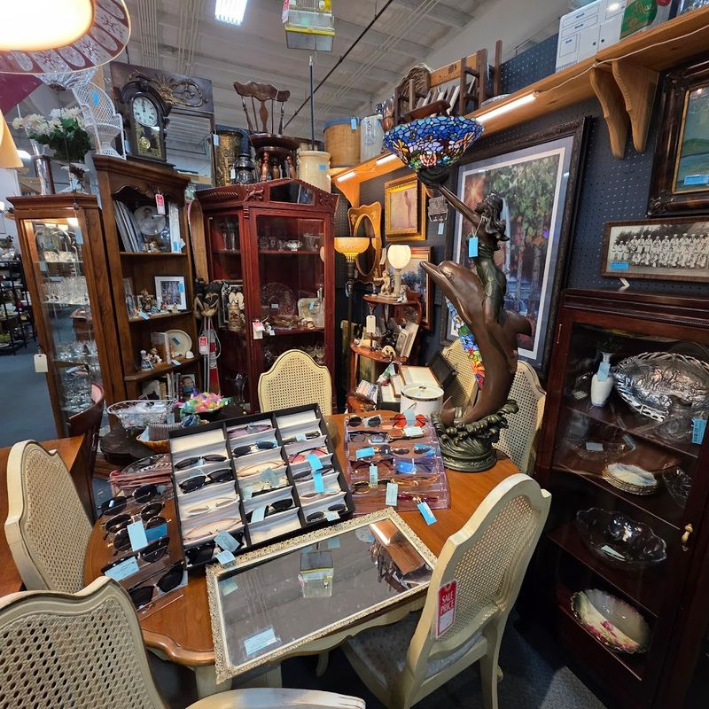 Vintage Jewelry and Watches Are a Major Draw