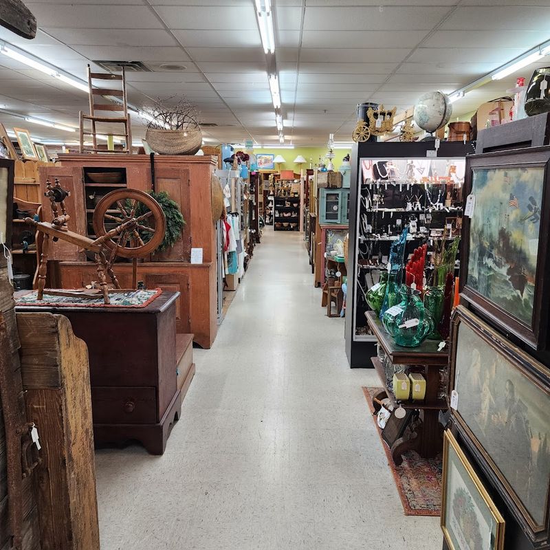 Vintage Vinyl Records at Surprisingly Fair Prices