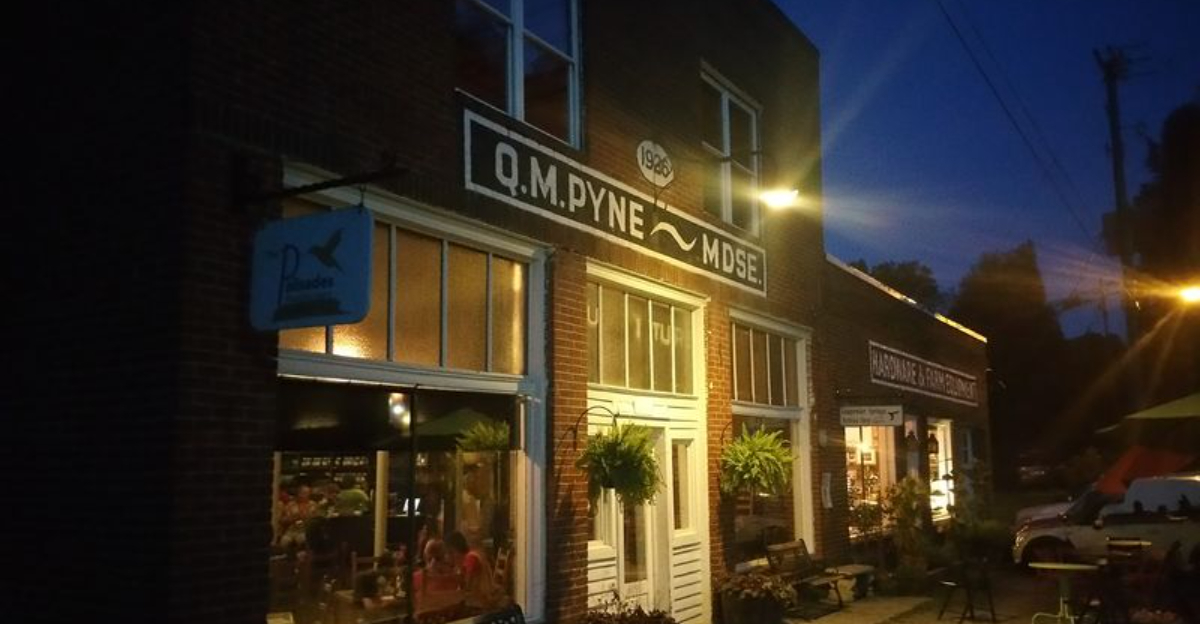 Virginia Food Lovers Cant Stop Making The Trip To This Tiny Local Favorite