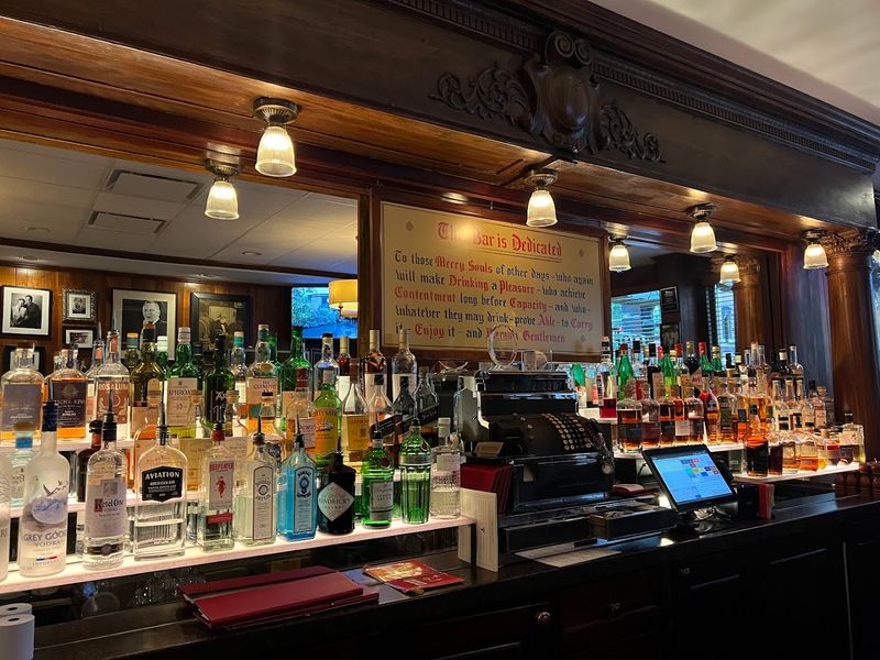 Walk-In Bar Seating for the Spontaneous Visitor