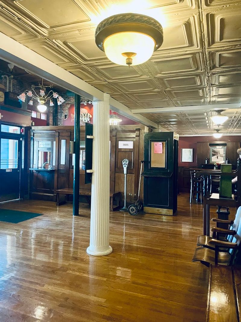 Warm, Attentive Service That Makes Guests Feel Like Regulars From Day One