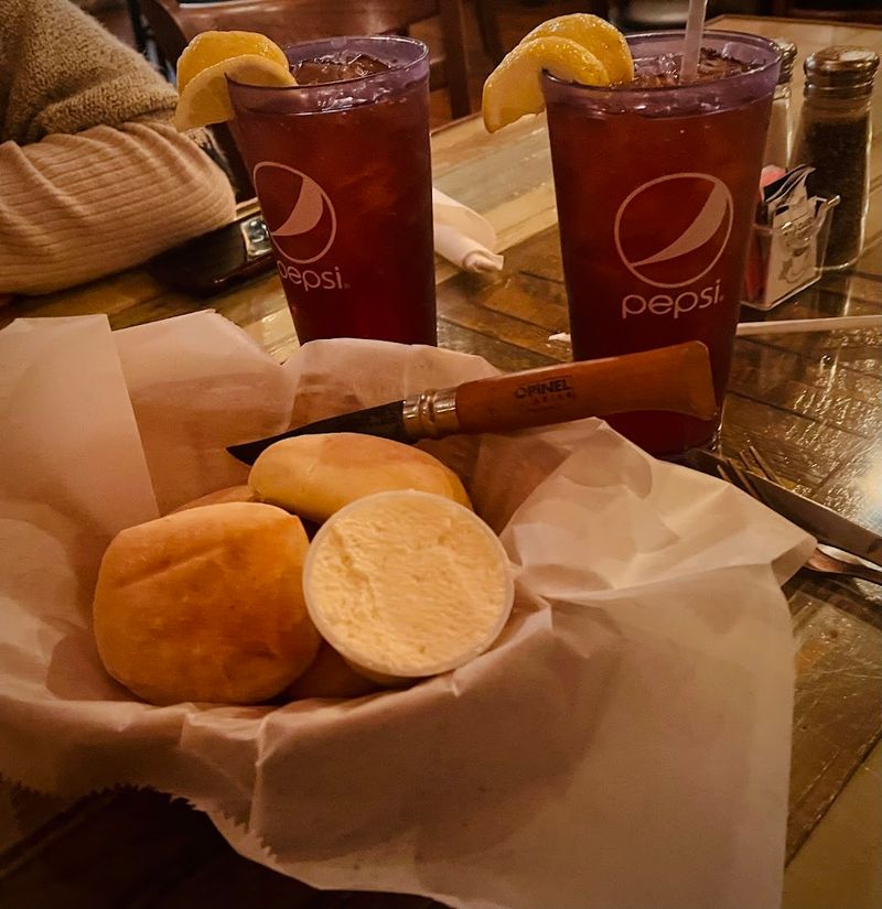 Warm Rolls and Honey Butter That Set the Tone Immediately Warm Rolls and Honey Butter That Set the Tone Immediately