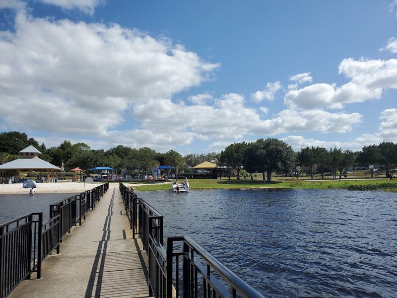 Waterfront Bliss Along Lake Minneola