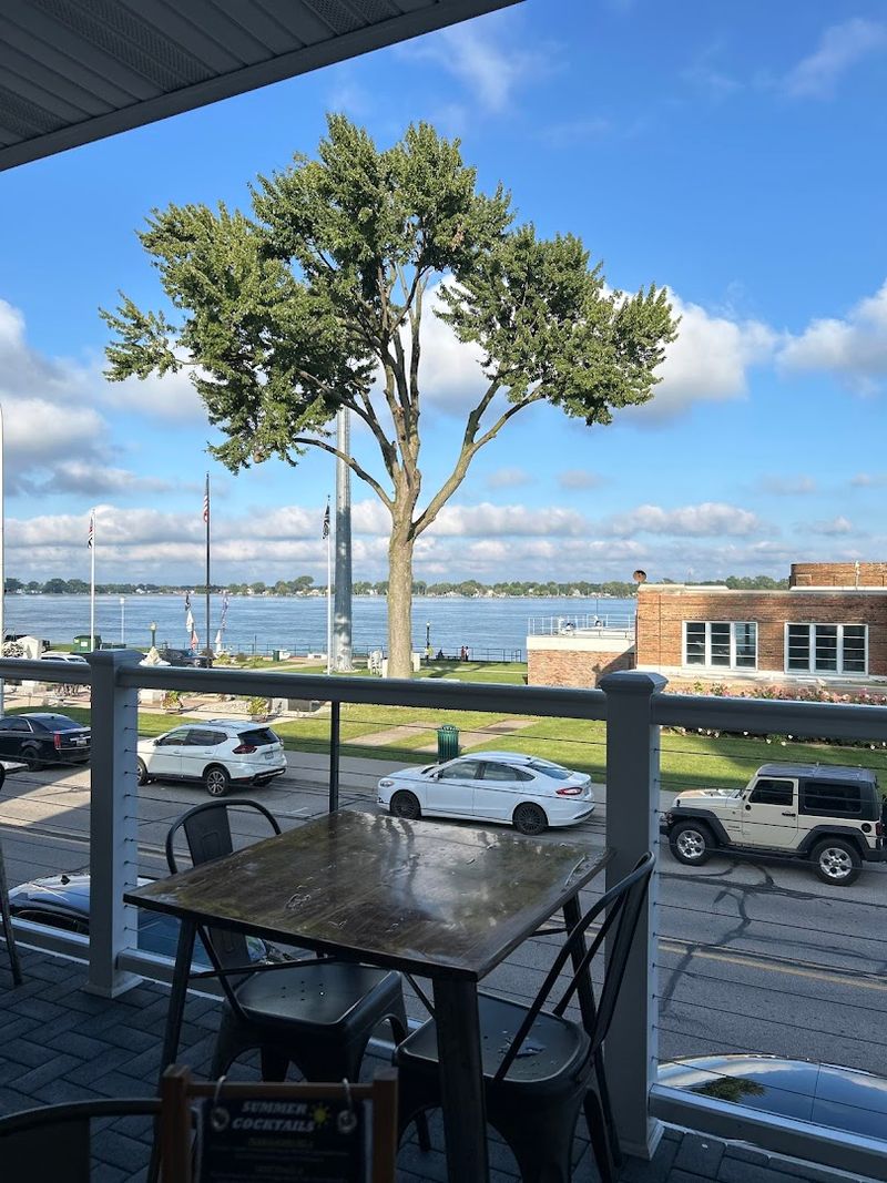Waterfront Views That Make Every Meal Better Waterfront Views That Make Every Meal Better