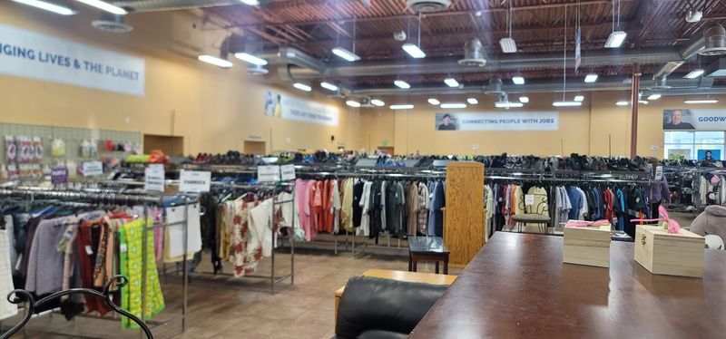 Wednesday Is the Best Day to Shop Here