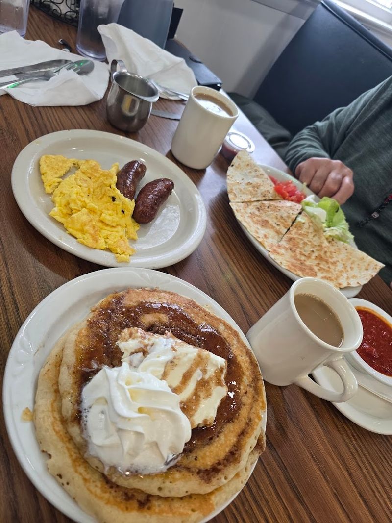 Weekend Brunch Vibes That Bring the Whole Community Together