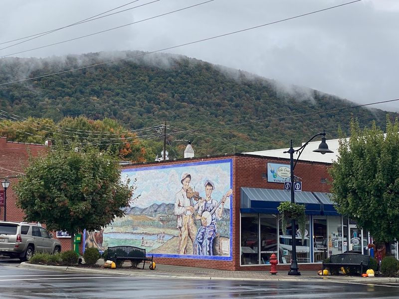 West Jefferson's Famous Outdoor Murals