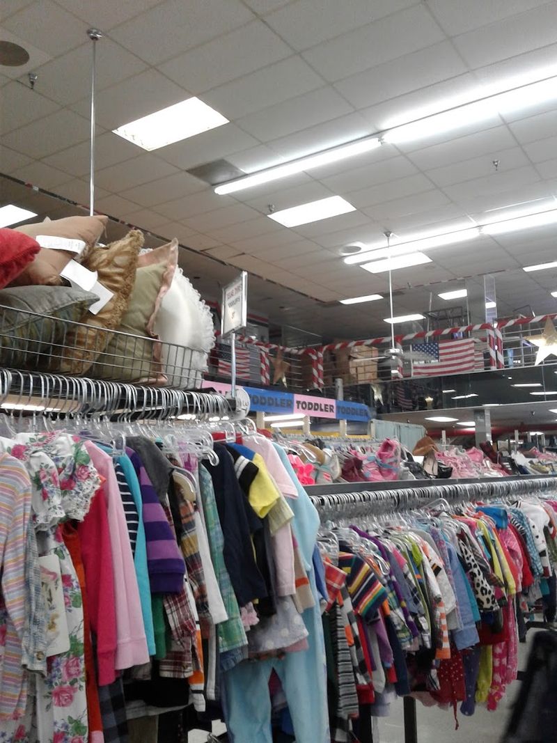 What the No-Fitting-Room Policy Means for Shoppers