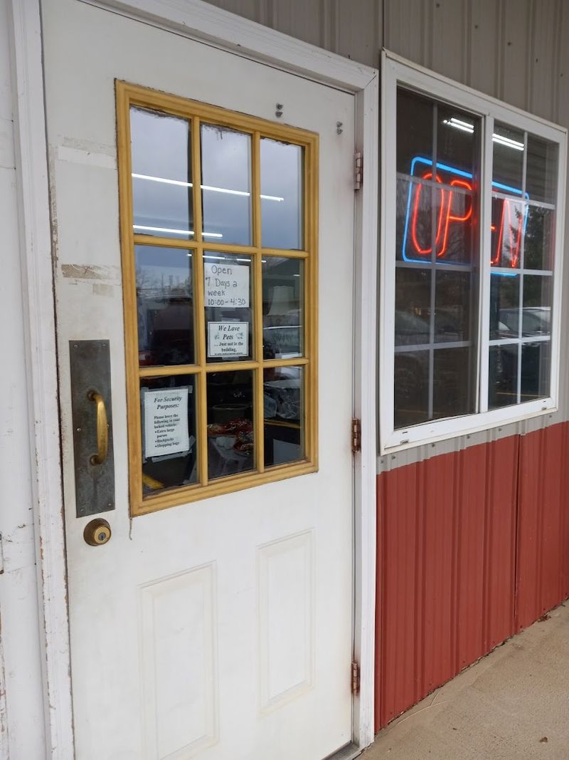 Why Capital Antiques in Allen, MI Deserves a Spot on Your Bucket List Why Capital Antiques in Allen, MI Deserves a Spot on Your Bucket List