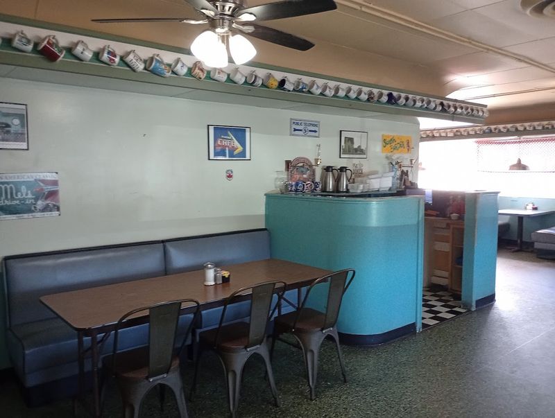 Why Mel's Diner Keeps Drawing People Back, Generation After Generation