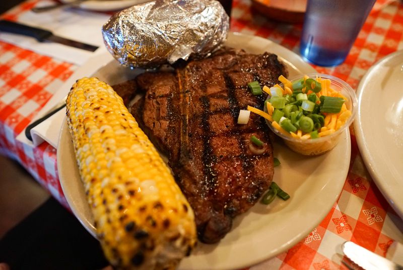 Why Rib Lovers From Across Arizona Keep Coming Back