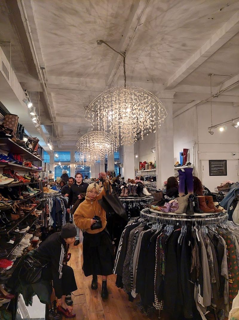 Why Sustainable Fashion Lovers Flock Here