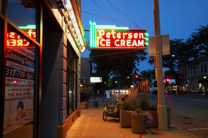 Why the Drive to Oak Park Is Absolutely Worth It Why the Drive to Oak Park Is Absolutely Worth It