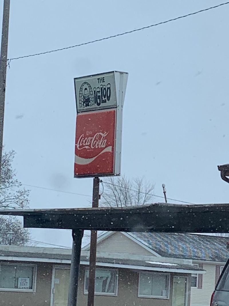 Why the Igloo Diner Keeps Drawing People Back Year After Year