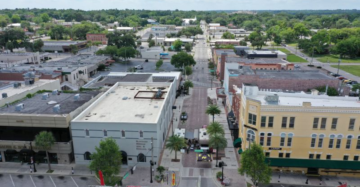 With Rent Under 800 This Friendly Florida Town Offers Affordable Living And Small Town Charm