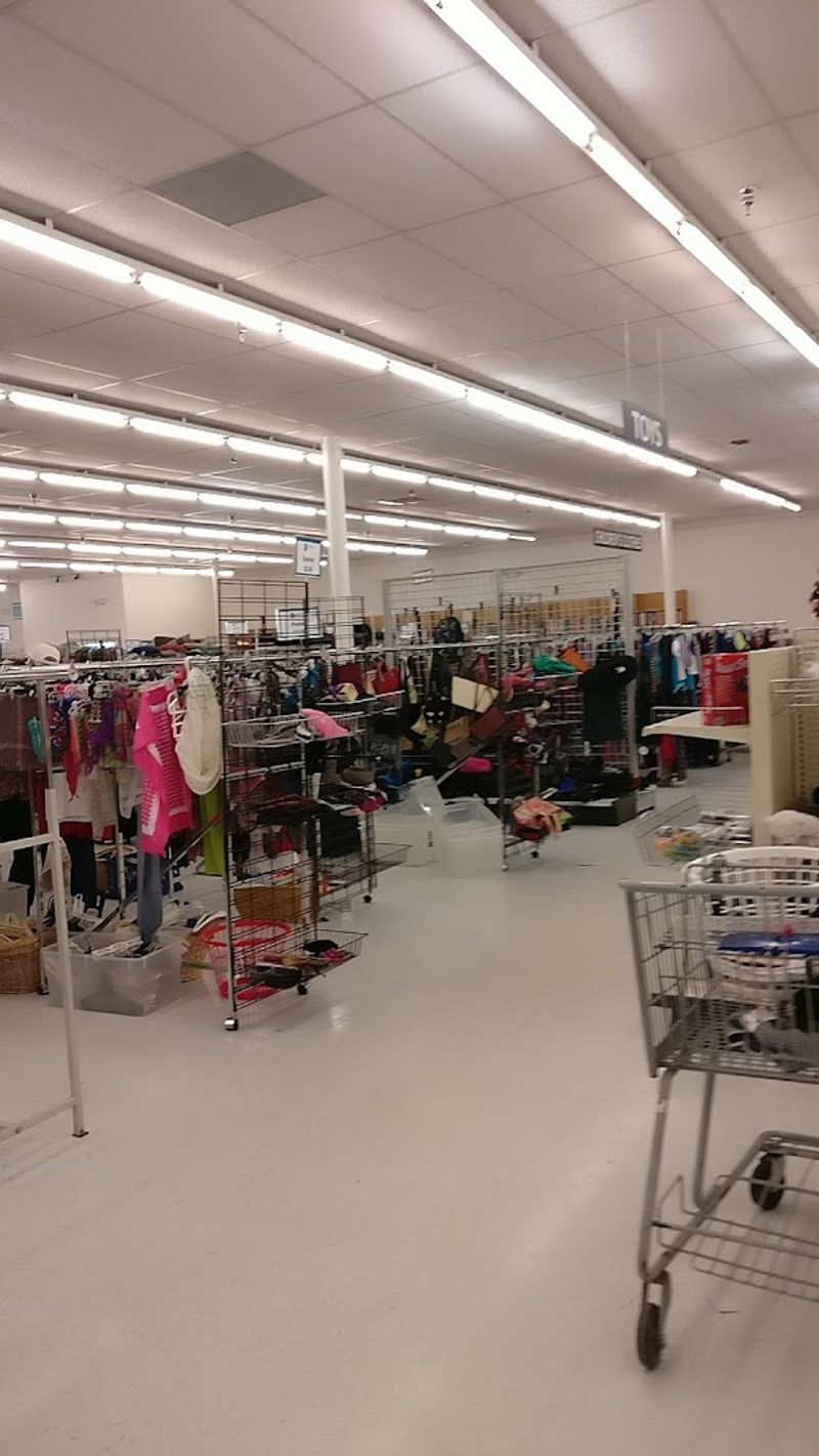 Women's Clothing Selection That Rivals a Department Store Women's Clothing Selection That Rivals a Department Store