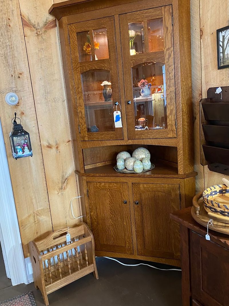Wooden Bookshelves That Fit Any Home