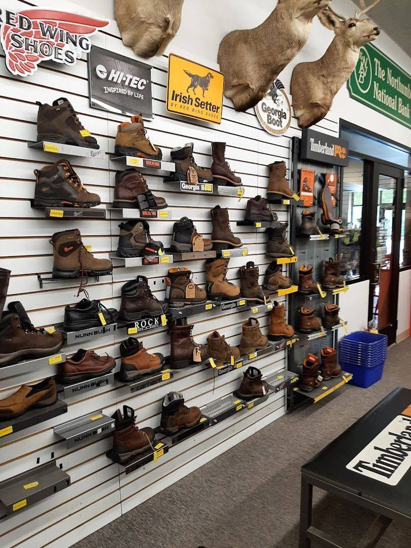 Work Clothing and Boots That Serious Outdoorsmen Trust