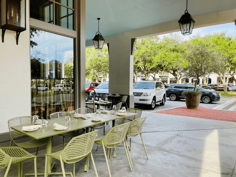 World-Class Dining That Punches Way Above Its Weight World-Class Dining That Punches Way Above Its Weight