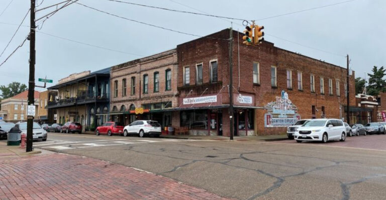 You Need To Visit This Beautiful Texas Town That Feels Straight Out Of A Hallmark Movie