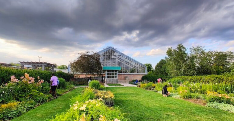 You’ll Be Amazed That This Incredible Michigan Botanical Garden Is Completely Free To Visit