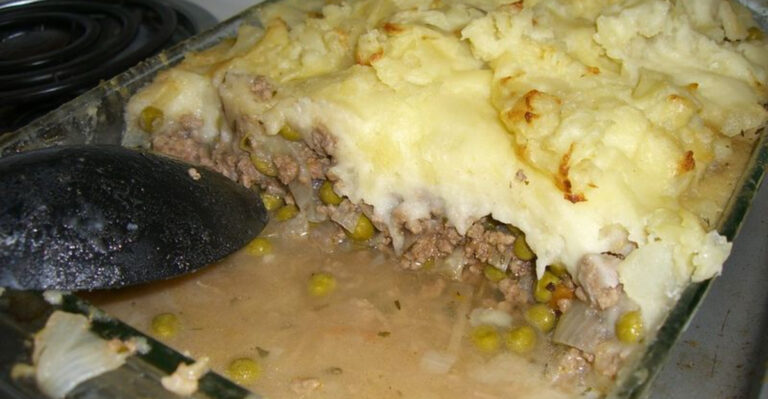 22 Family Meals That Prove Grandma Didn’t Need Expensive Ingredients to Cook Something Unforgettable