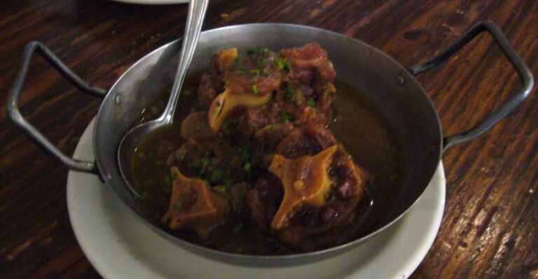 22 Meals Younger Generations Call “Weird” – Until They Finally Taste Them