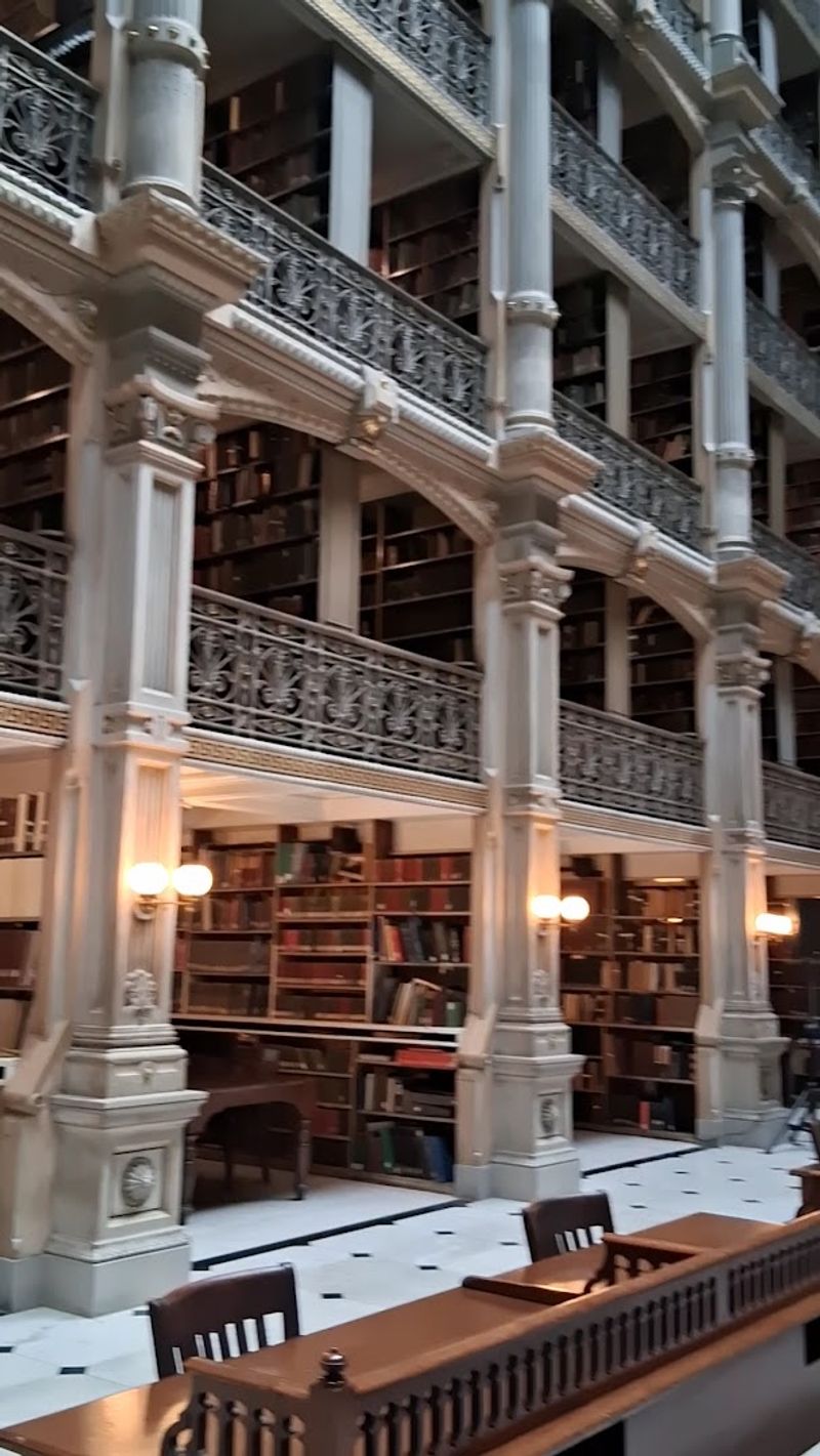 300,000 Volumes of 19th-Century Knowledge 300,000 Volumes of 19th-Century Knowledge