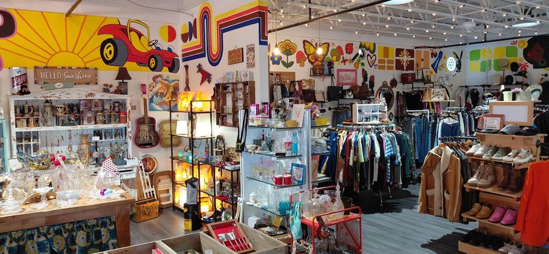 A 240-Foot Retro Wall Mural You Have to See