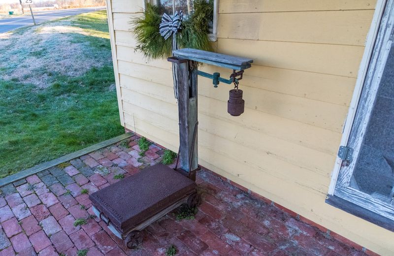 A 5-Pound Weight on the Shelf Tells the Whole Story