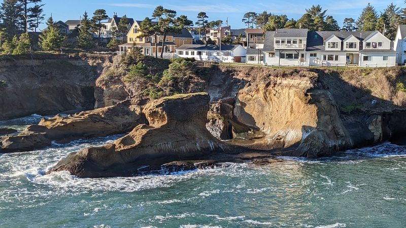 A Base Camp for Exploring the Central Oregon Coast