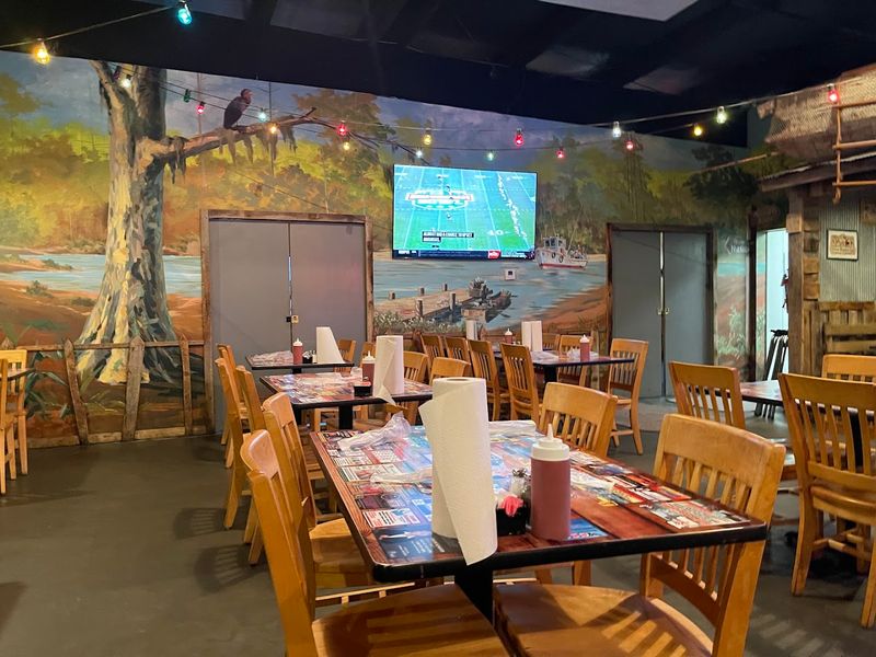 A Bayou-Themed Atmosphere That Sets the Mood