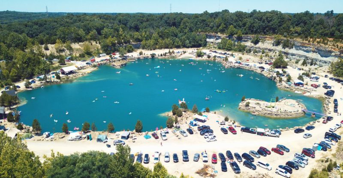 A Brilliant Blue Kentucky Lake Looks Almost Unreal
