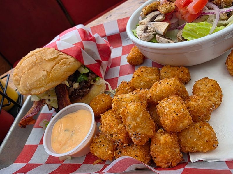 A Burger Menu That Quietly Competes With the Best A Burger Menu That Quietly Competes With the Best