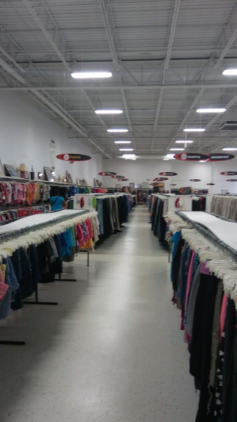 A Clean and Organized Store That Stands Out A Clean and Organized Store That Stands Out