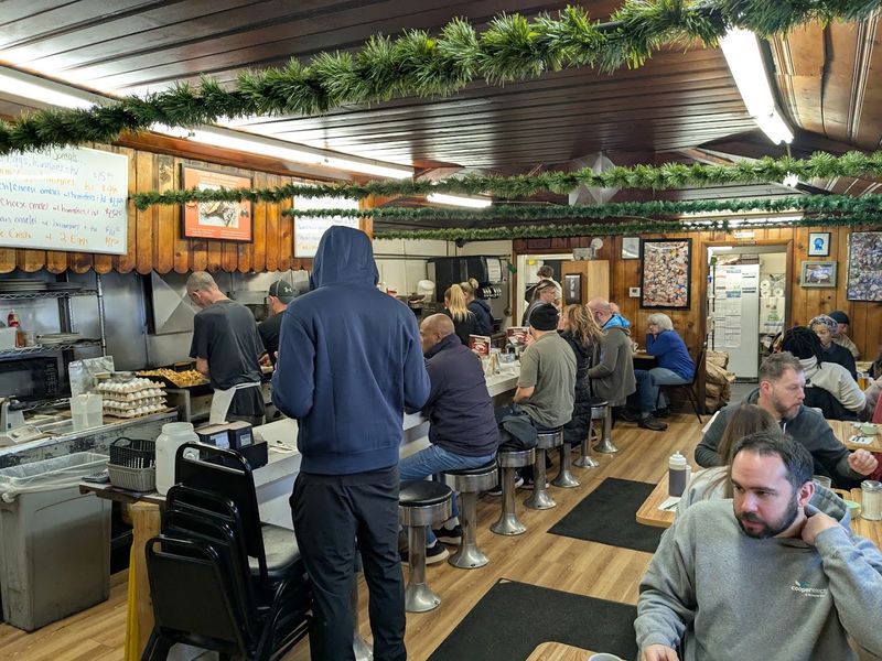 A Community Atmosphere That Feels Like Family A Community Atmosphere That Feels Like Family