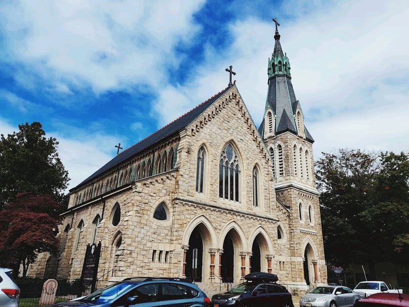 A Community That Celebrates Local Life
