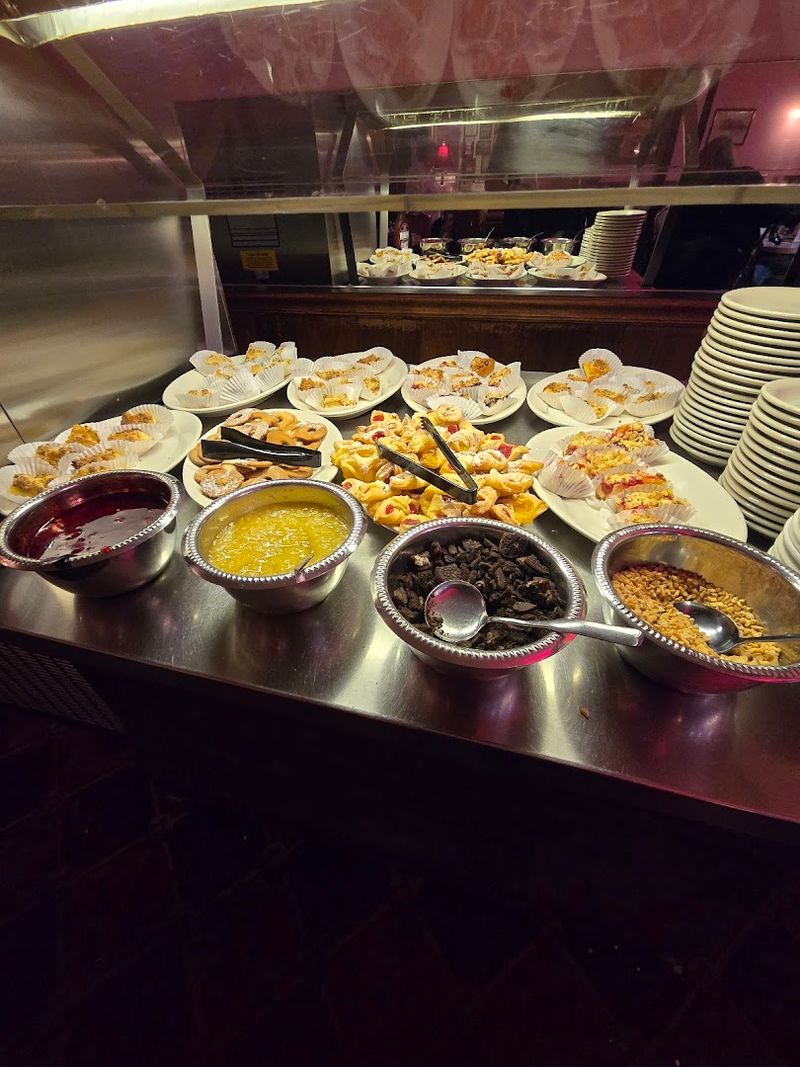 A Dessert Station That Deserves Its Own Visit A Dessert Station That Deserves Its Own Visit