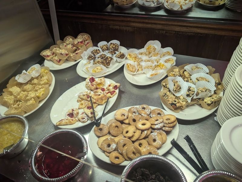 A Dessert Station That Deserves Its Own Visit A Dessert Station That Deserves Its Own Visit