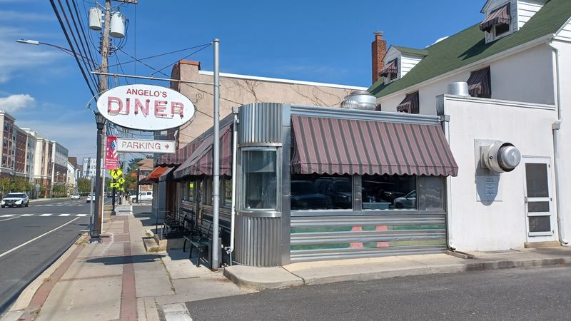 A Dining Car That Looks Frozen in Time