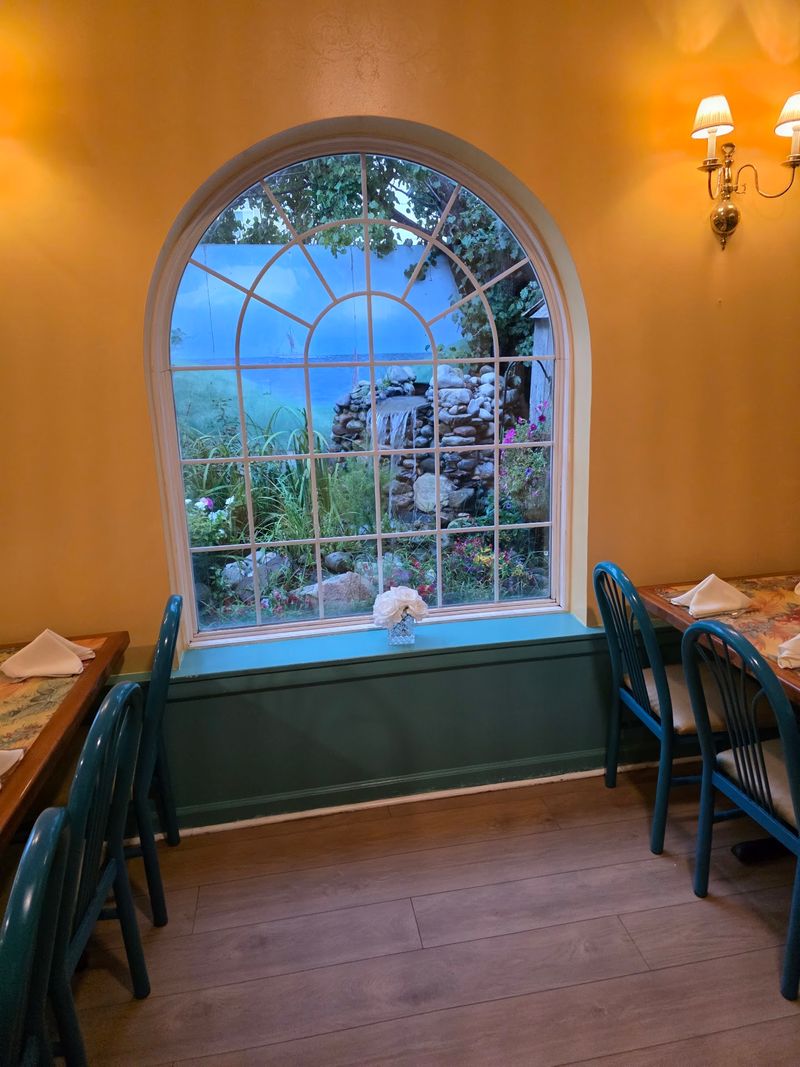 A Family-Friendly Atmosphere With a Nostalgic Feel A Family-Friendly Atmosphere With a Nostalgic Feel