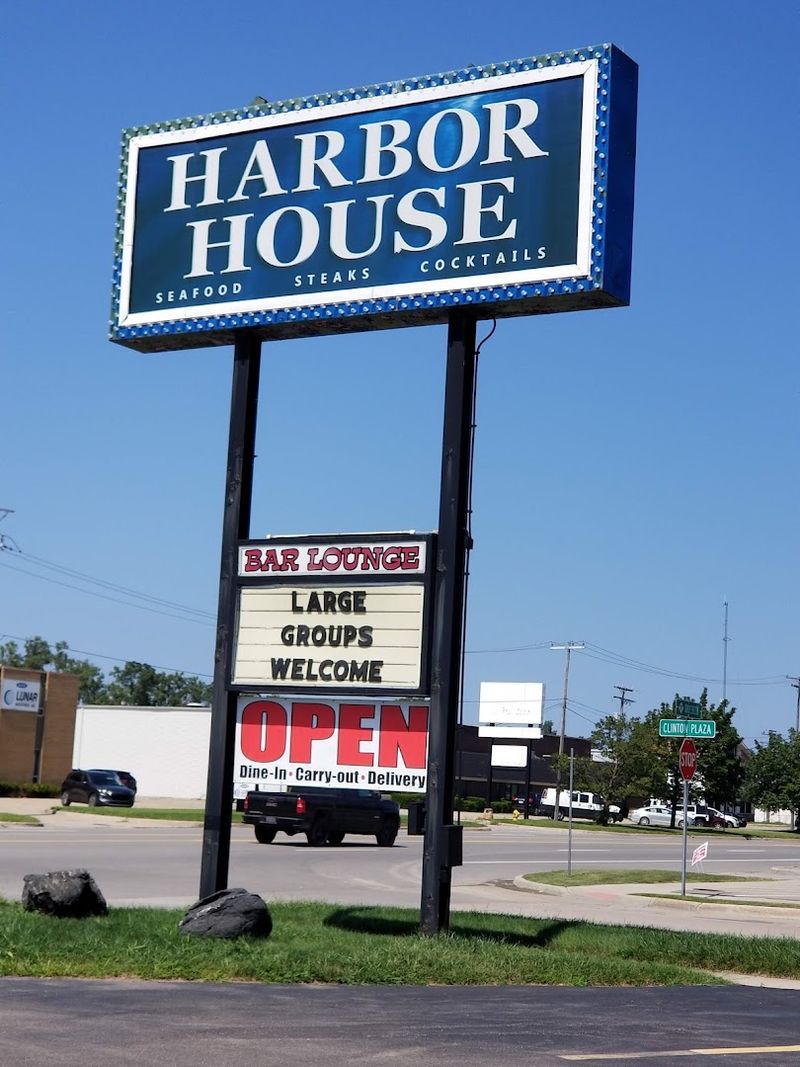 A Family-Friendly Spot That Handles Big Groups