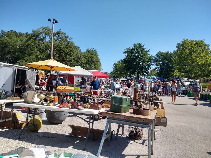 A Farmers Market and Flea Market All in One