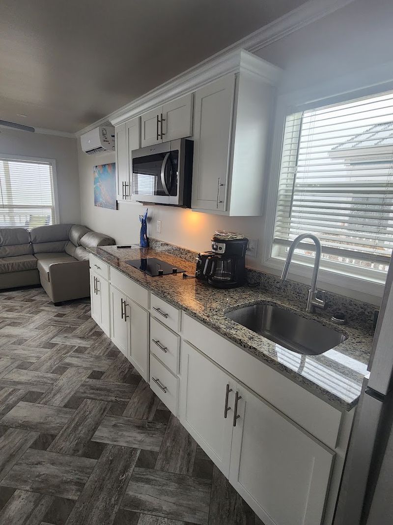 A Full Kitchen That Makes Life Easier A Full Kitchen That Makes Life Easier