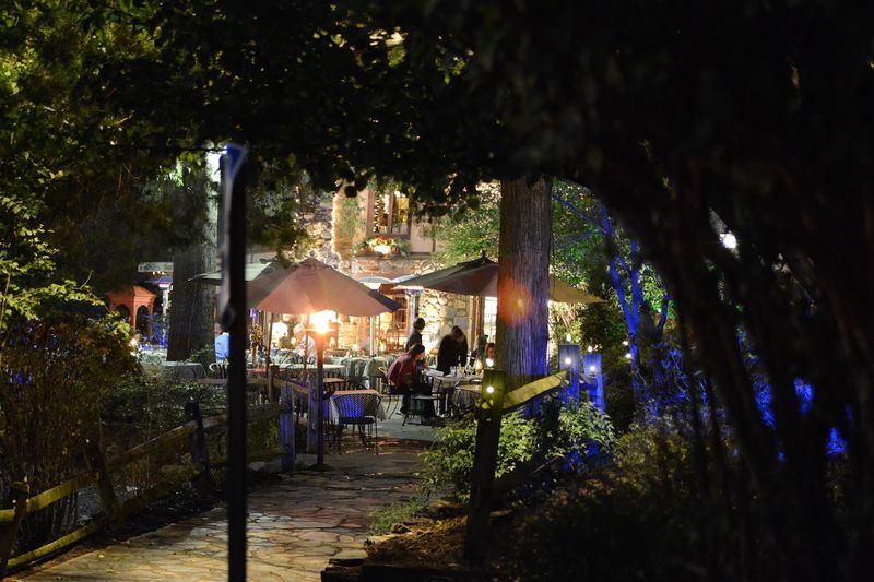 A Garden Patio That Glows Like Enchanted Grounds A Garden Patio That Glows Like Enchanted Grounds