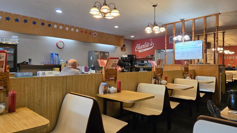 A Genuine Old-School Diner Atmosphere A Genuine Old-School Diner Atmosphere