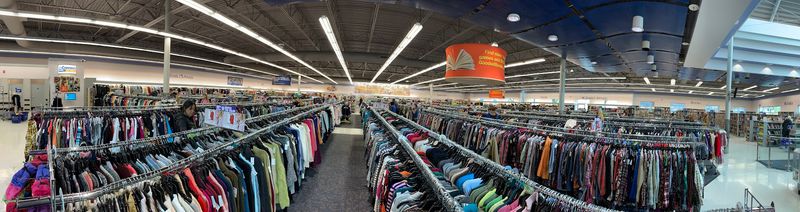 A Massive Store Layout Built for Serious Browsing